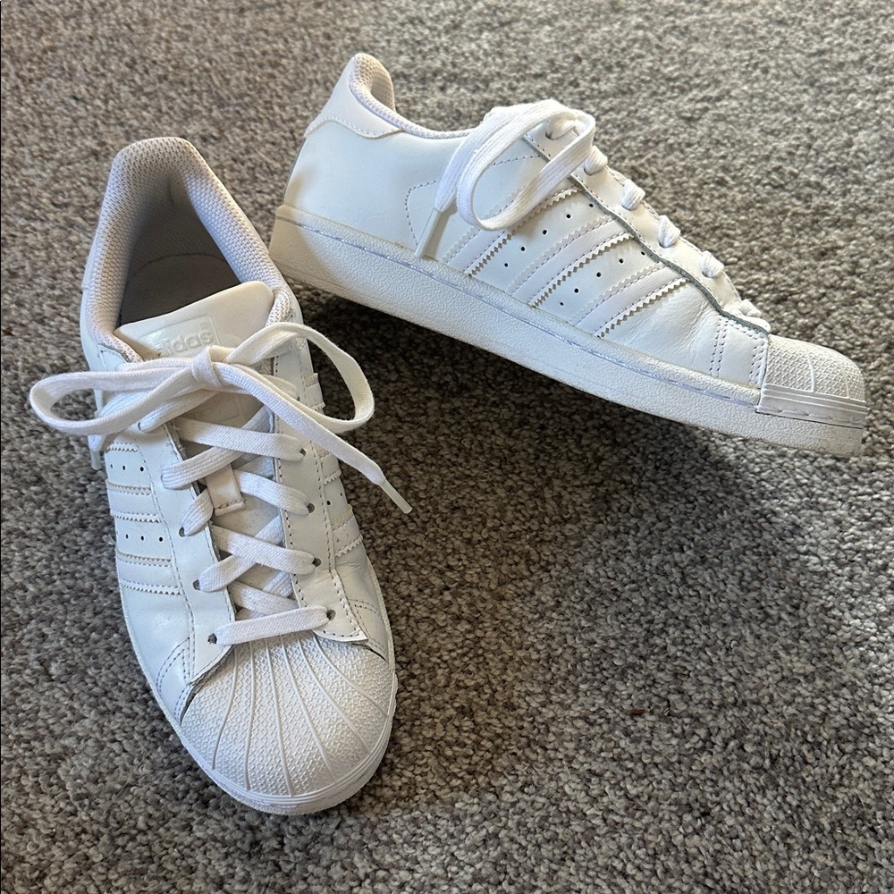 Adidas Superstar Sneakers